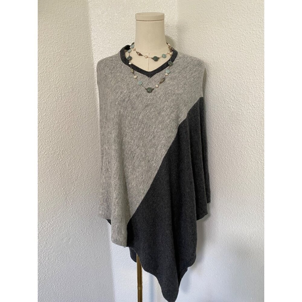 Women V-Neck Pure Cashmere Hand Made in Nepal Grey Two Tone Poncho Wrap One Size